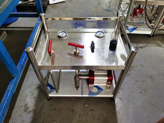 便攜式氣動試壓泵圖片2 便攜式氣動試壓泵圖片2